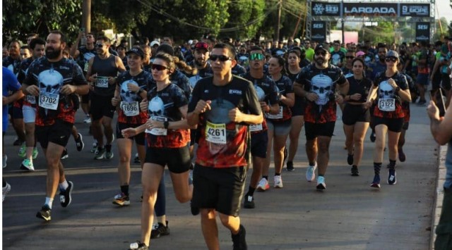 Bope entrega mais de R$ 11 mil em pr�mios para vencedores da 9� corrida de rua em Cuiab�