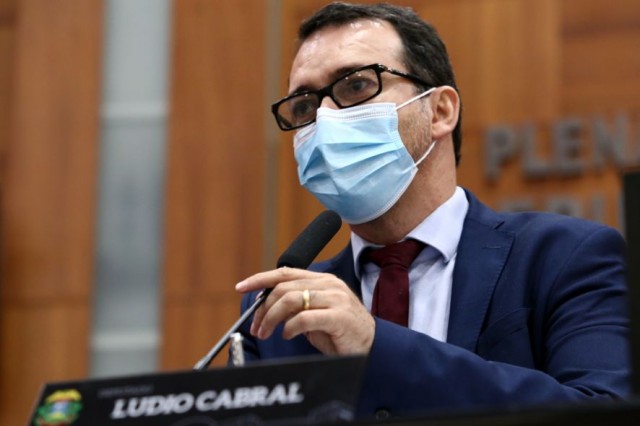 L�dio diz que 3� onda n�o come�ou e teme �tsunami� no inverno