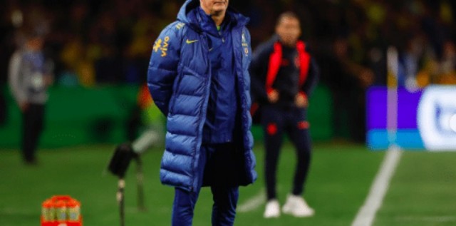 Brasil � derrotado pelo Paraguai nas Eliminat�rias e perde invencibilidade sob o comando de Dorival