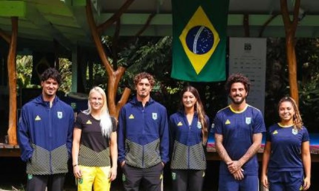 Equipe brasileira de surfe, a maior nos Jogos, est� completa no Taiti