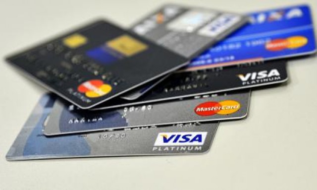 Classe m�dia fica mais endividada e mais inadimplente na passagem de abril para maio, diz CNC