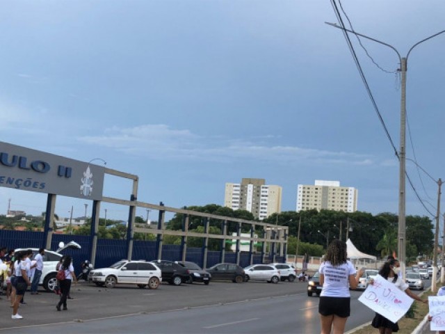Um dia ap�s retomar vacina��o, doses da Coronavac acabam de novo em Cuiab�